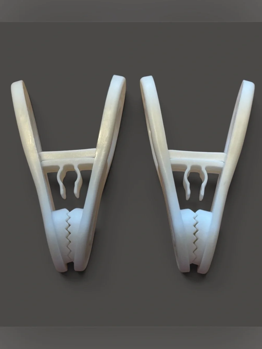 50 Piece Plastic Hanger Clip Set
